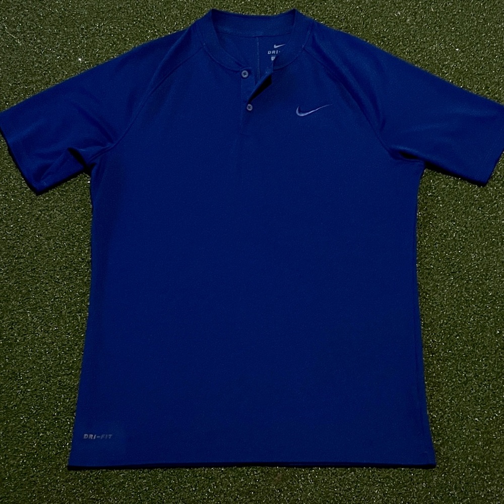 Nike Golf - blade style collar